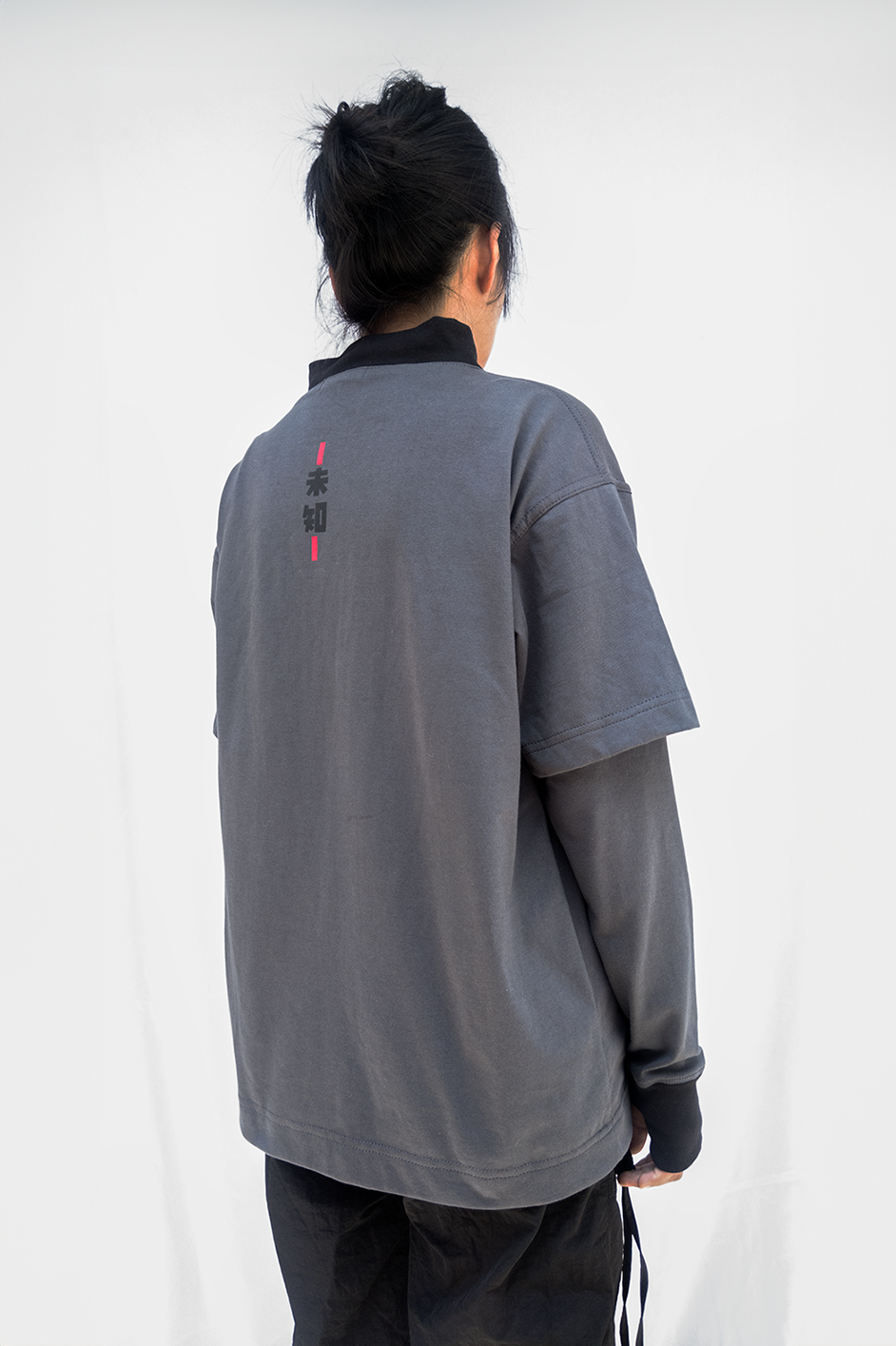 Polo doble manga "UNK42" plomo